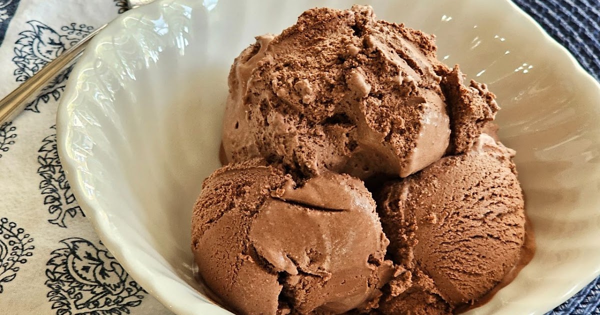 Easy Chocolate Ice Cream: Rich, Creamy & No Maker Needed!